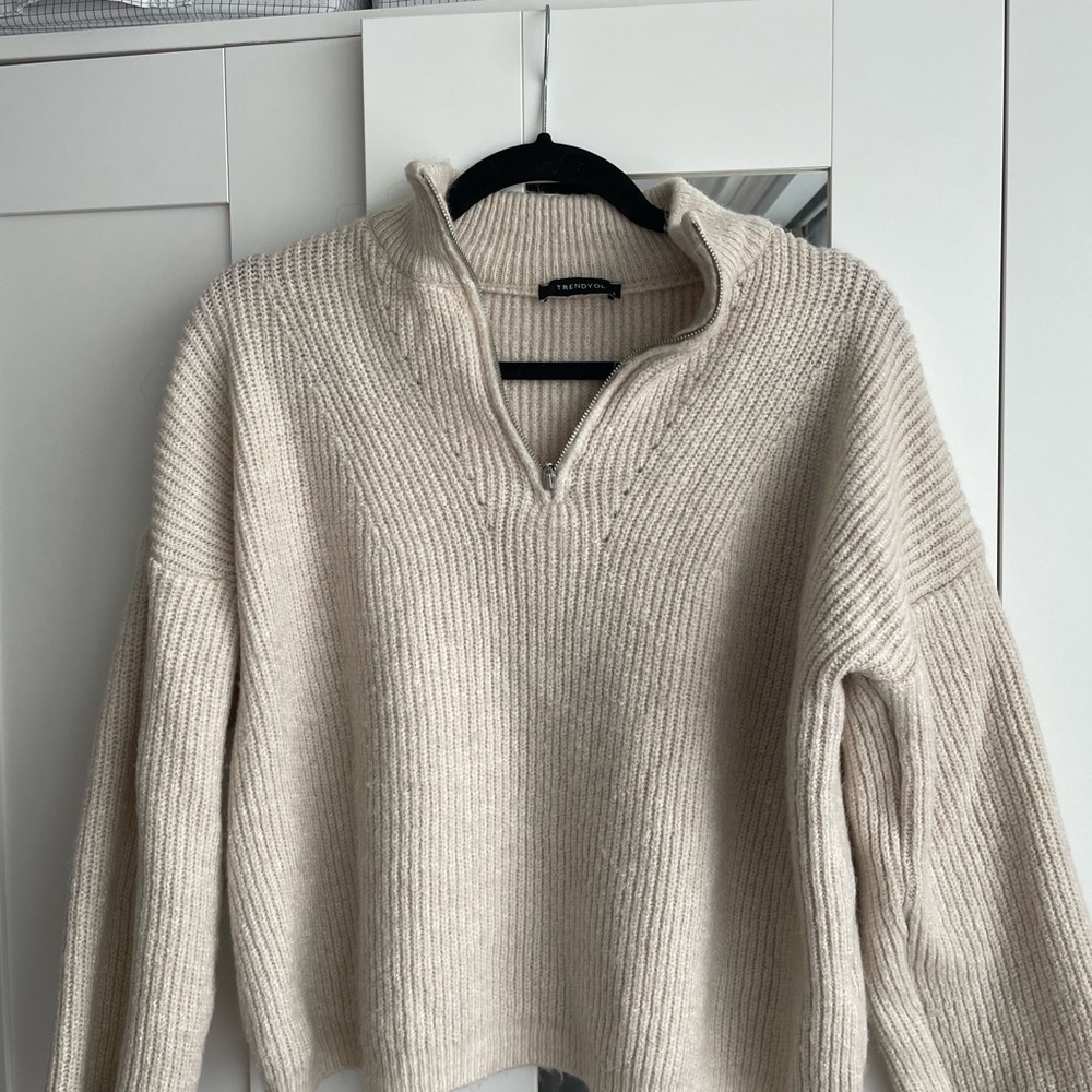Cream Ribbed Sweater